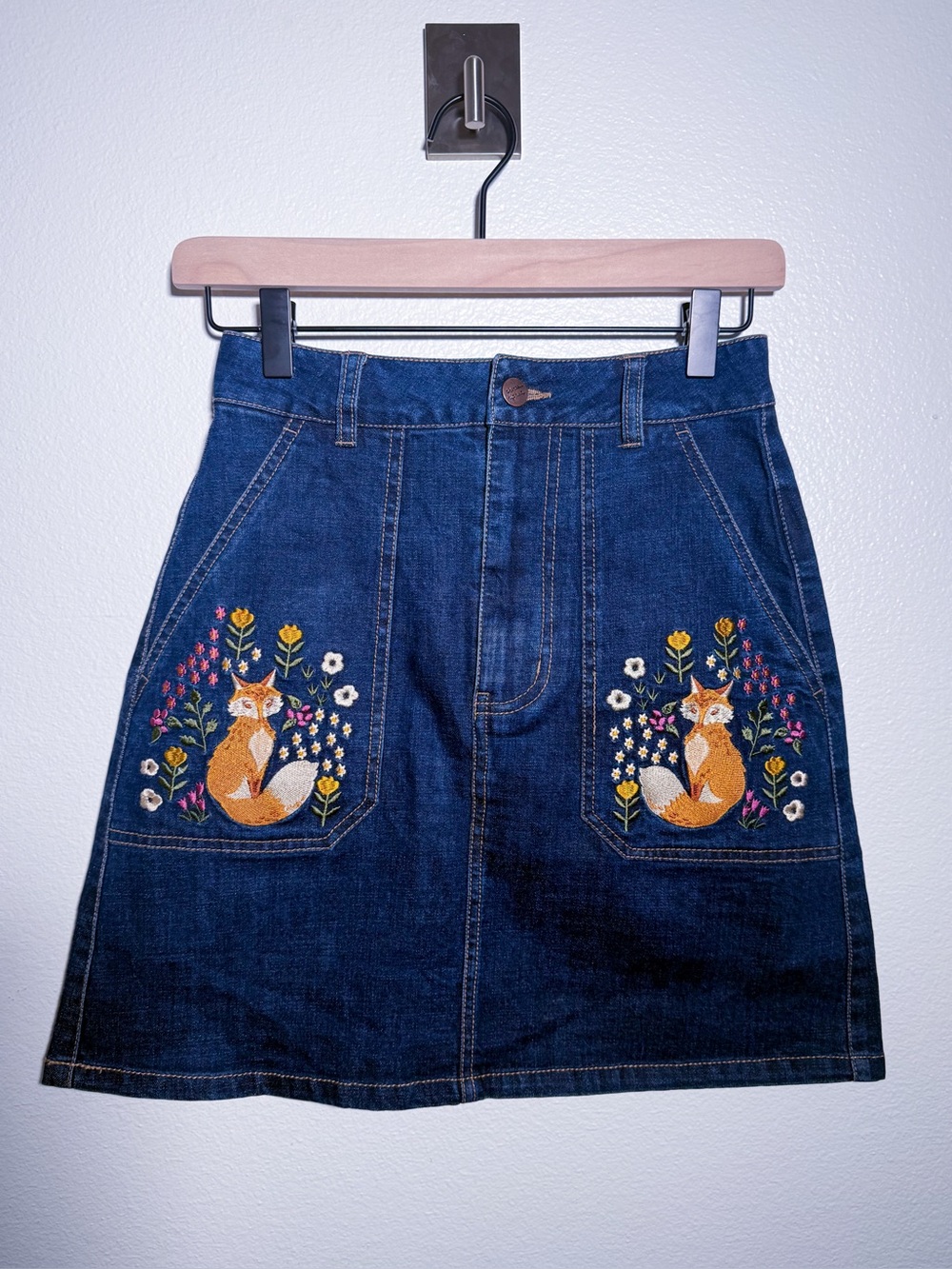ModCloth x Princess Highway Fox embroidered Denim skirt - Picture 2 of 7